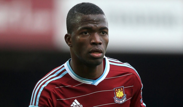 VIDEO – La polizia tenta di arrestarlo a bordo campo. L’incredibile fuga di Enner Valencia in diretta