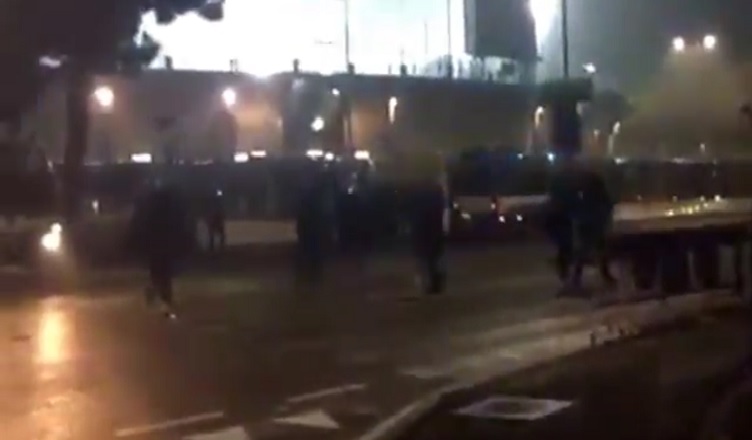 VIDEO SHOCK – Scontri tra ultras a Siviglia: accoltellato un tifoso della Juventus, è grave