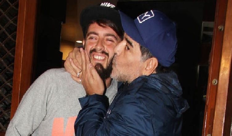 Maradona jr: “Io e papà pazzi per il Napoli. Sarà in città dal 13 gennaio, non vediamo l’ora…”