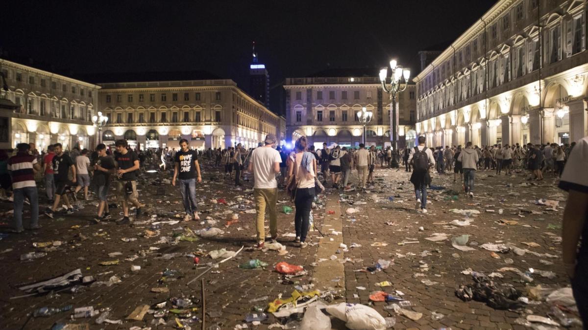 TORINO – Morta la donna travolta dalla folla a Piazza San Carlo