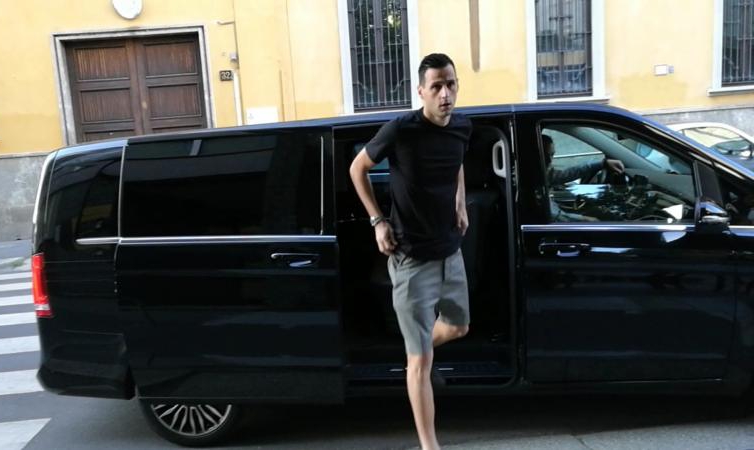 Milan, ancora un colpo per Montella: Kalinic appena arrivato in città per le visite mediche