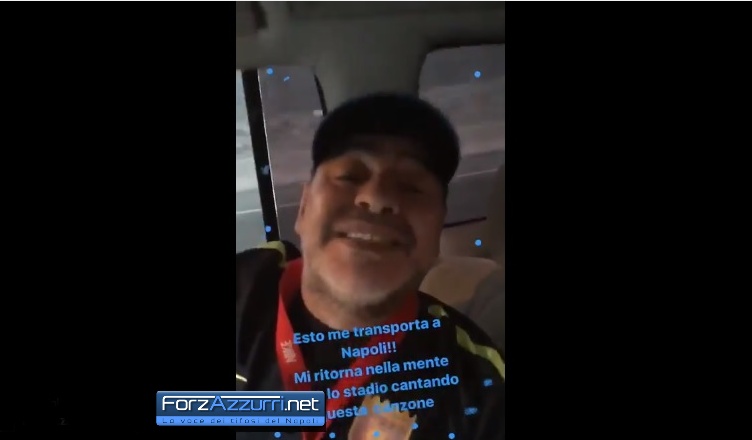 VIDEO – Maradona canta ‘o surdato ‘nnammurato in macchina