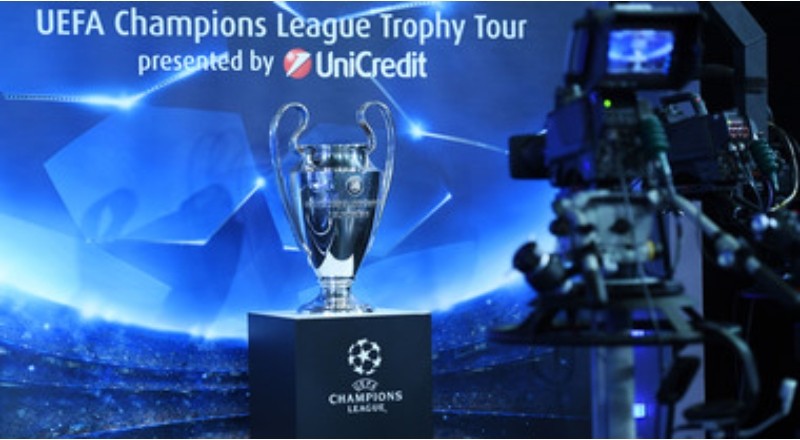 La Champions League sbarca a Napoli: due giorni in tour con Zola testimonial