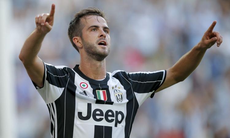 Calciomercato, il Napoli insidia la Juventus per Pjanic