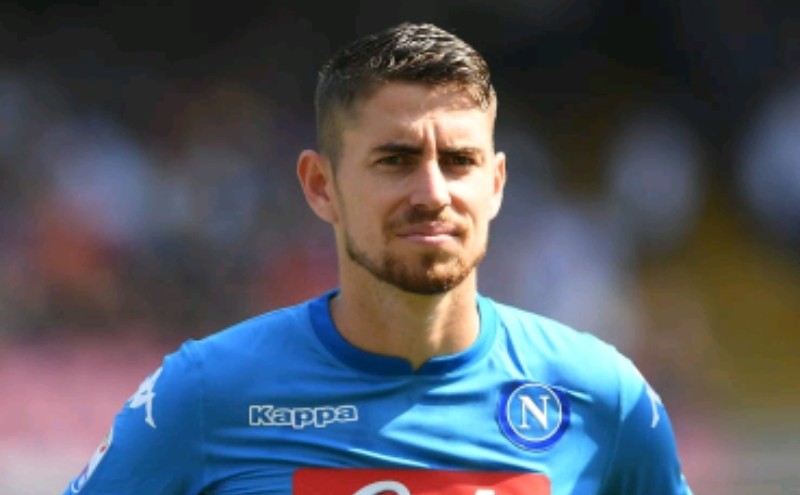 Jorginho a Premium: “Dispiace per il pari, dobbiamo ritrovare il gol. Juve? Inutile pensarci se non vinciamo le nostre”