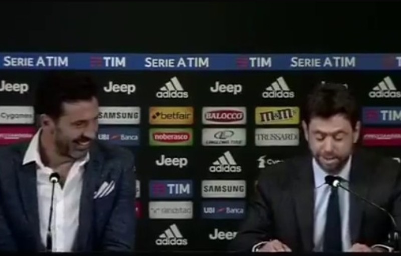 VIDEO – Juventus,  Agnelli elogia Buffon: “Persona carismatica, ambiziosa, leale gli saremo sempre grati. Quest’anno è stato logorante: si è visto sfumare una finale di Champions e Koulibaly stava per farci saltare lo scudetto…”
