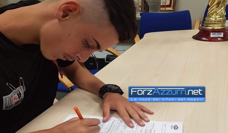 Napoli Primavera – Flora dice addio: “Ambiente marcio e senza meritocrazia”