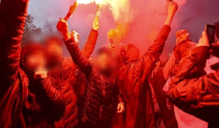 Il Mattino – Napoli-Liverpool ad alta tensione: hooligans in arrivo, preoccupa un precedente