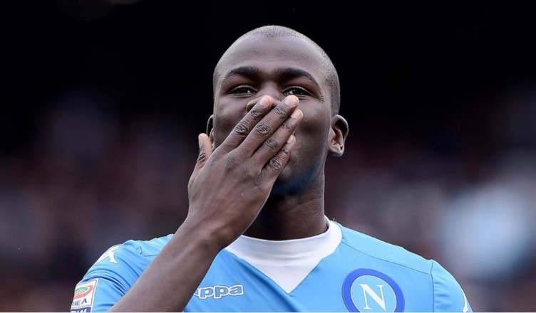Silenzio stampa Napoli – Ai calciatori non è vietato l’utilizzo dei social