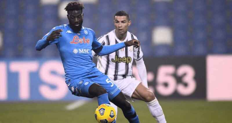 Napoli-Juventus: presunto sputo a Rrahmani da parte di Rabiot