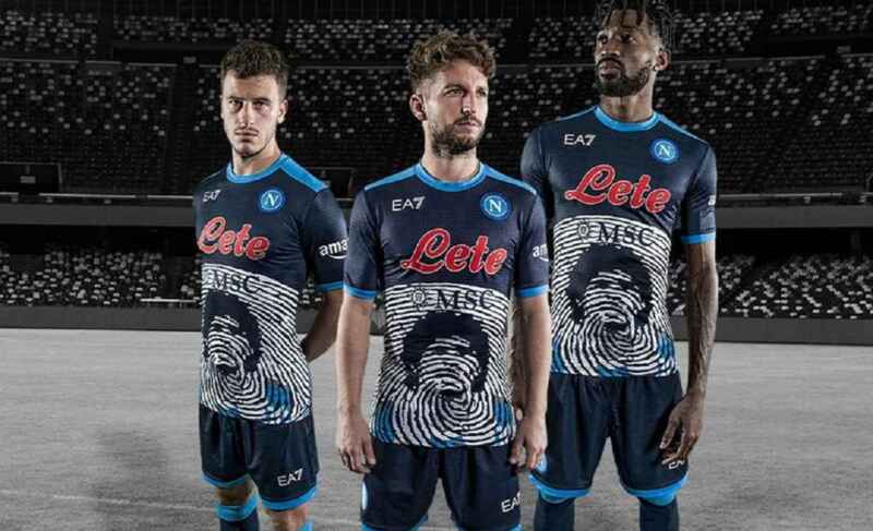 UFFICIALE – Parte la vendita della maglia in memoria di Diego Maradona