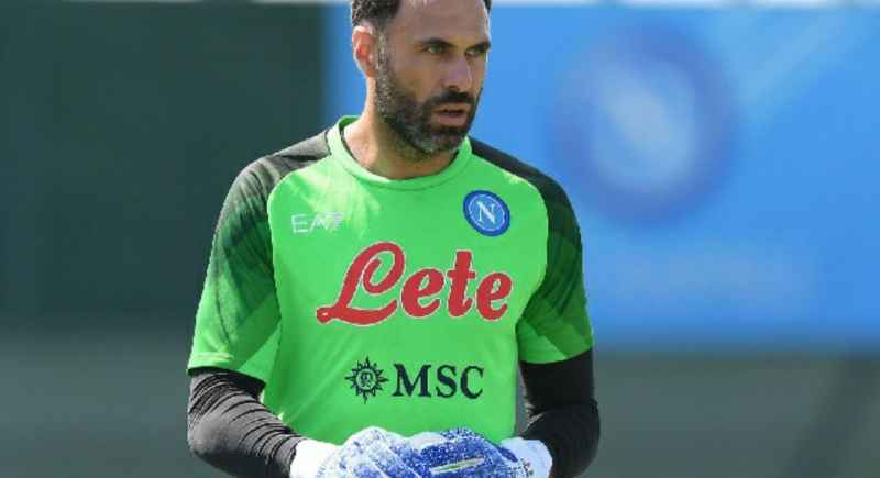 Napoli, il report della seduta di allenamento: risentimento muscolare per Sirigu