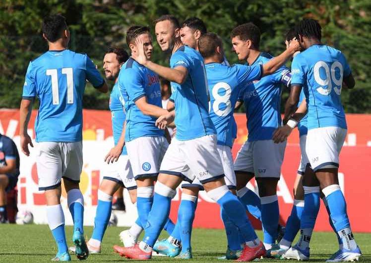 Ajax-Napoli, molti tifosi azzurri già in Olanda: biglietti andati a ruba