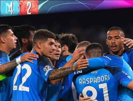 Napoli straripante: 4-2 all’Ajax e ottavi di Champions League