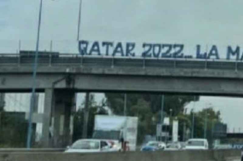 FOTO – Napoli, apparso striscione Curva A: dura frase sul Mondiale di Qatar