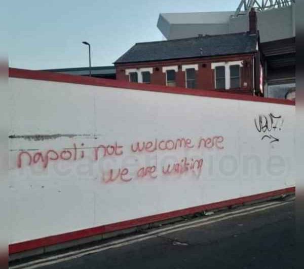 Liverpool-Napoli, tifosi inglesi: “Voi non siete i benvenuti qui”