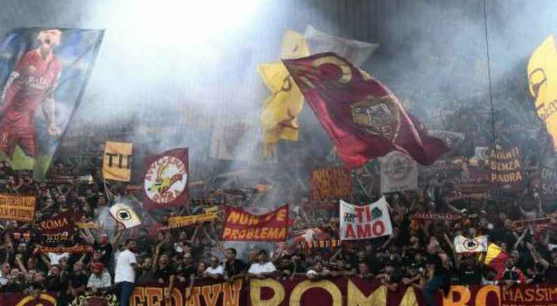 FOTO – Striscione degli ultras Roma contro i napoletani