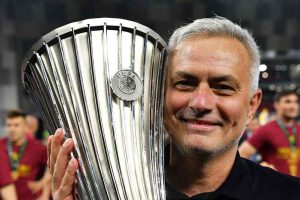 Napoli Roma, Mourinho: “Meritavamo la vittoria! Abbiamo fatto soffrire il Napoli”
