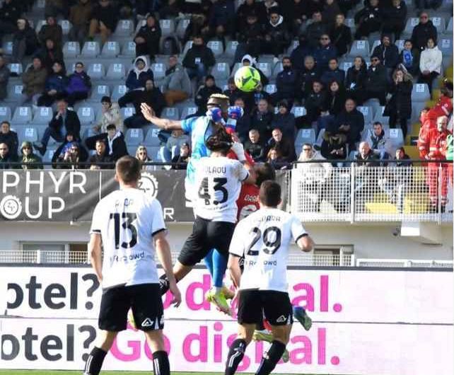Osimhen in gol durante Spezia-Napoli, misurato il suo salto