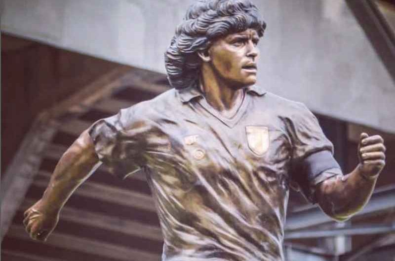 La statua di Maradona non sarà più esposta all’interno dello stadio