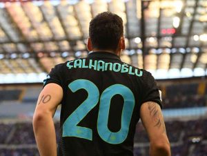 Inter, infortunio per Calhanoglu in Nazionale. Può saltare il finale di stagione