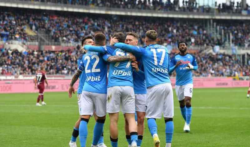 Il Napoli torna alla vittoria, ma attenzione alle prossime gare